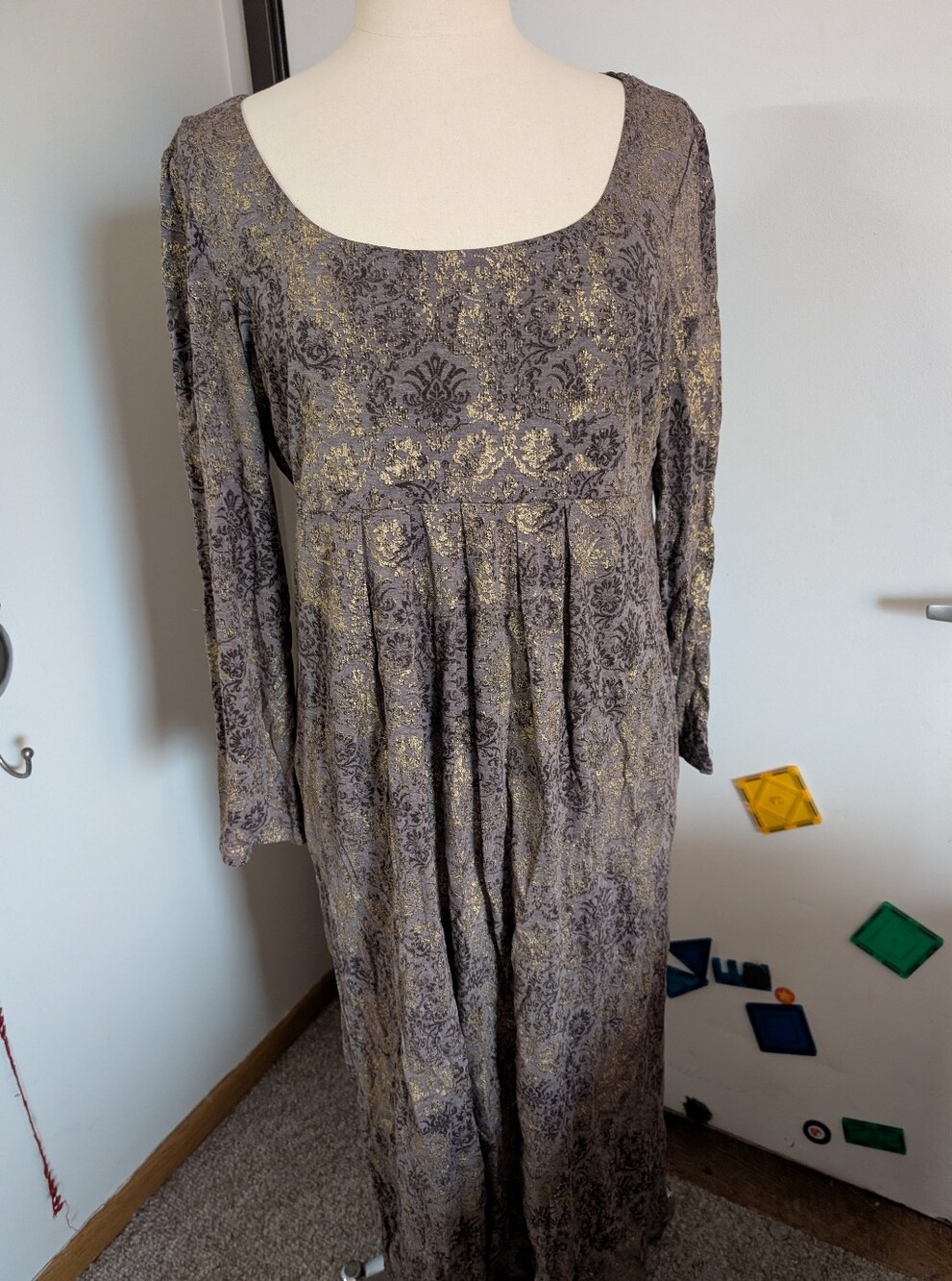 Coldwater Creek Long Sleeve Metallic Brocade Maxi Dress in Gray and Gold